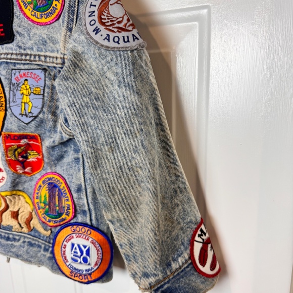 Boys Vintage Levi Jean Jacket Size 7 with Patches, GUC - Picture 4 of 12